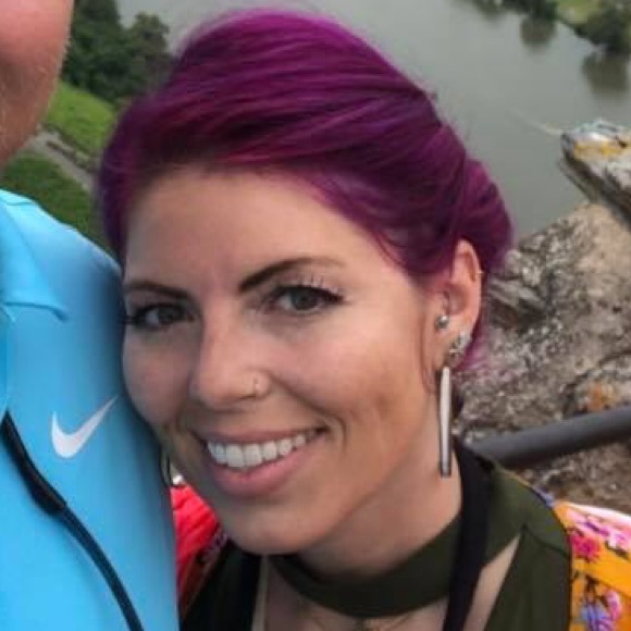 Meet your Posher, Kara - Picture 2 of 2